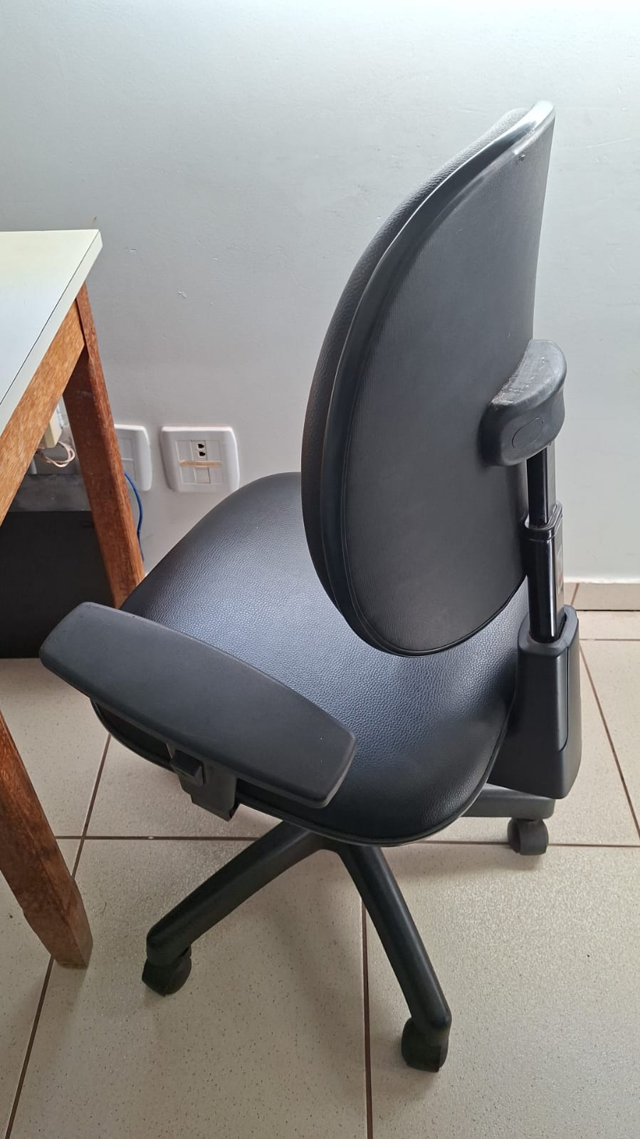 REPARADOR(A) DE MÓVEIS