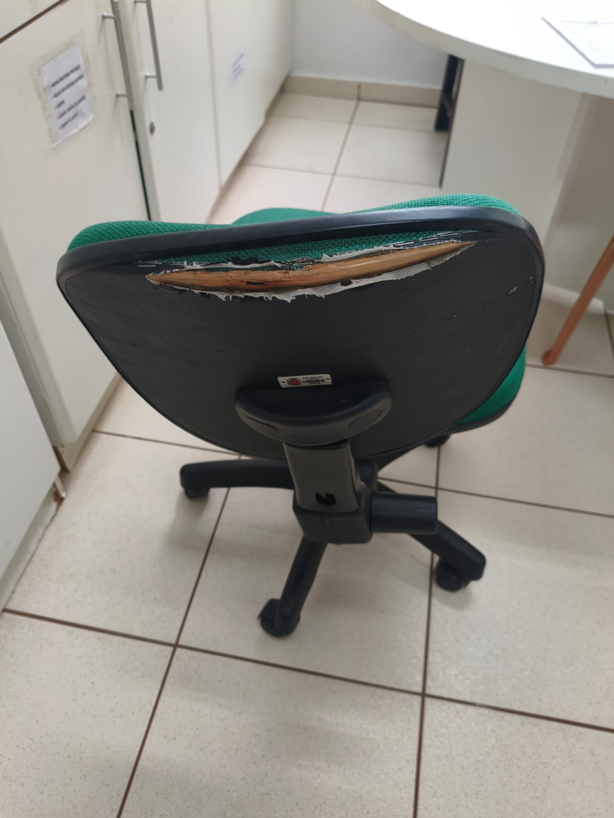 REPARADOR(A) DE MÓVEIS