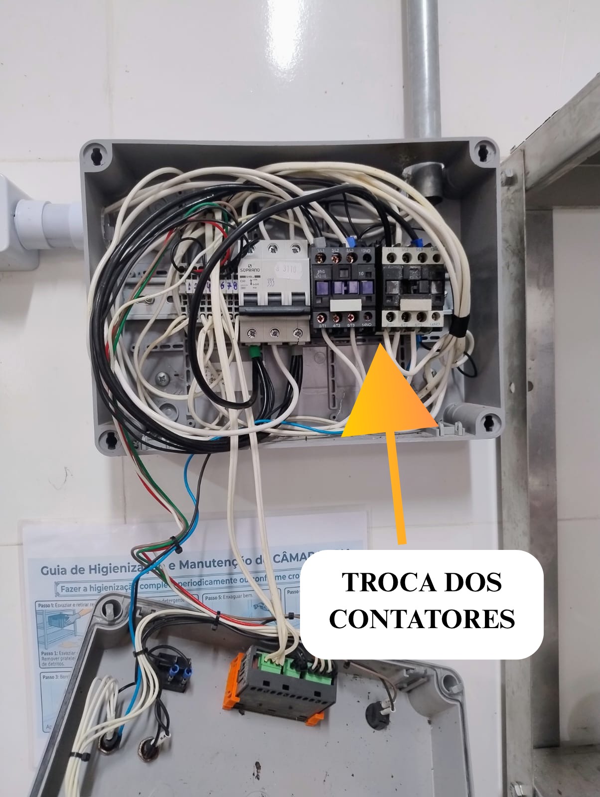 REPARADOR(A) DE MÁQUINAS E APARELHOS DE REFRIGERAÇÃO E VENTILAÇÃO PARA USO INDUSTRIAL E COMERCIAL