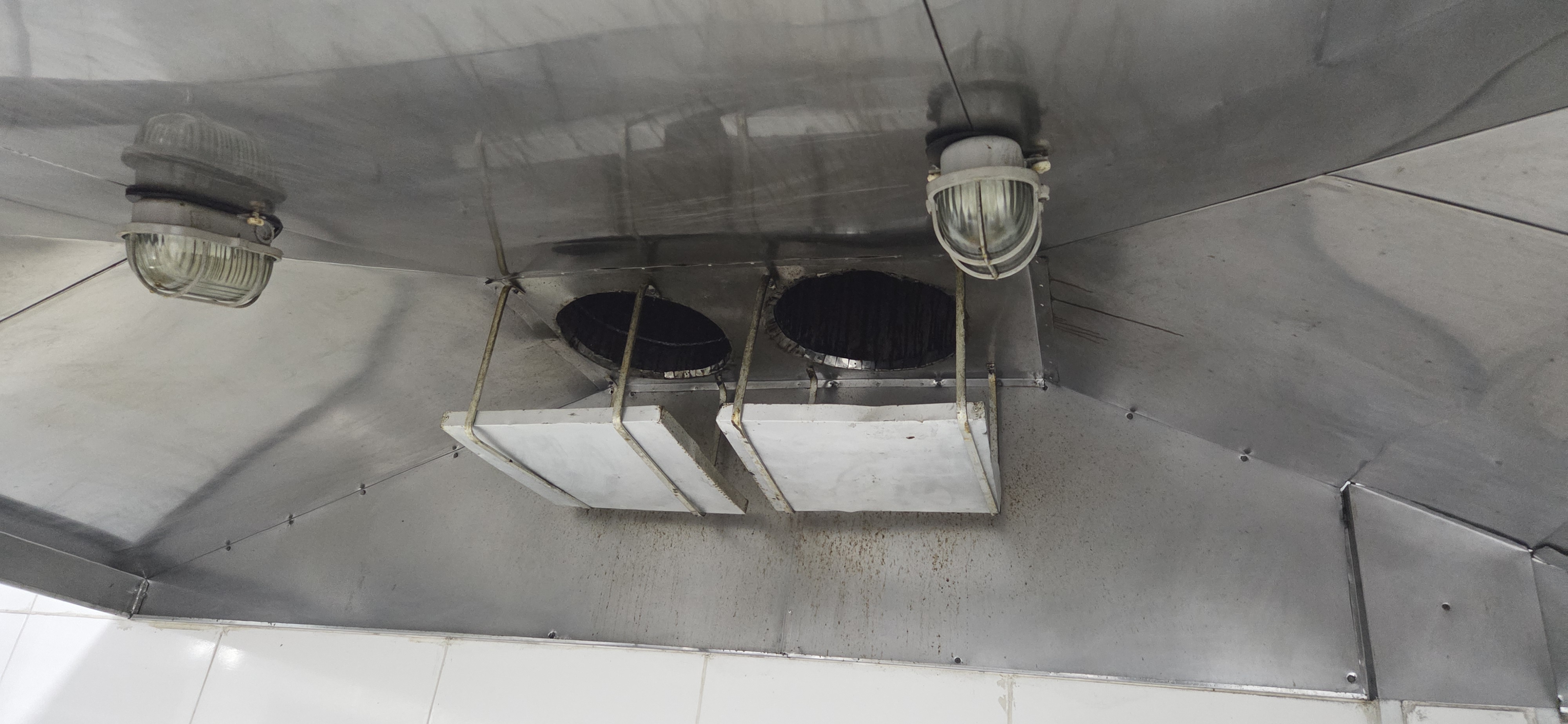 REPARADOR(A) DE MÁQUINAS E APARELHOS DE REFRIGERAÇÃO E VENTILAÇÃO PARA USO INDUSTRIAL E COMERCIAL