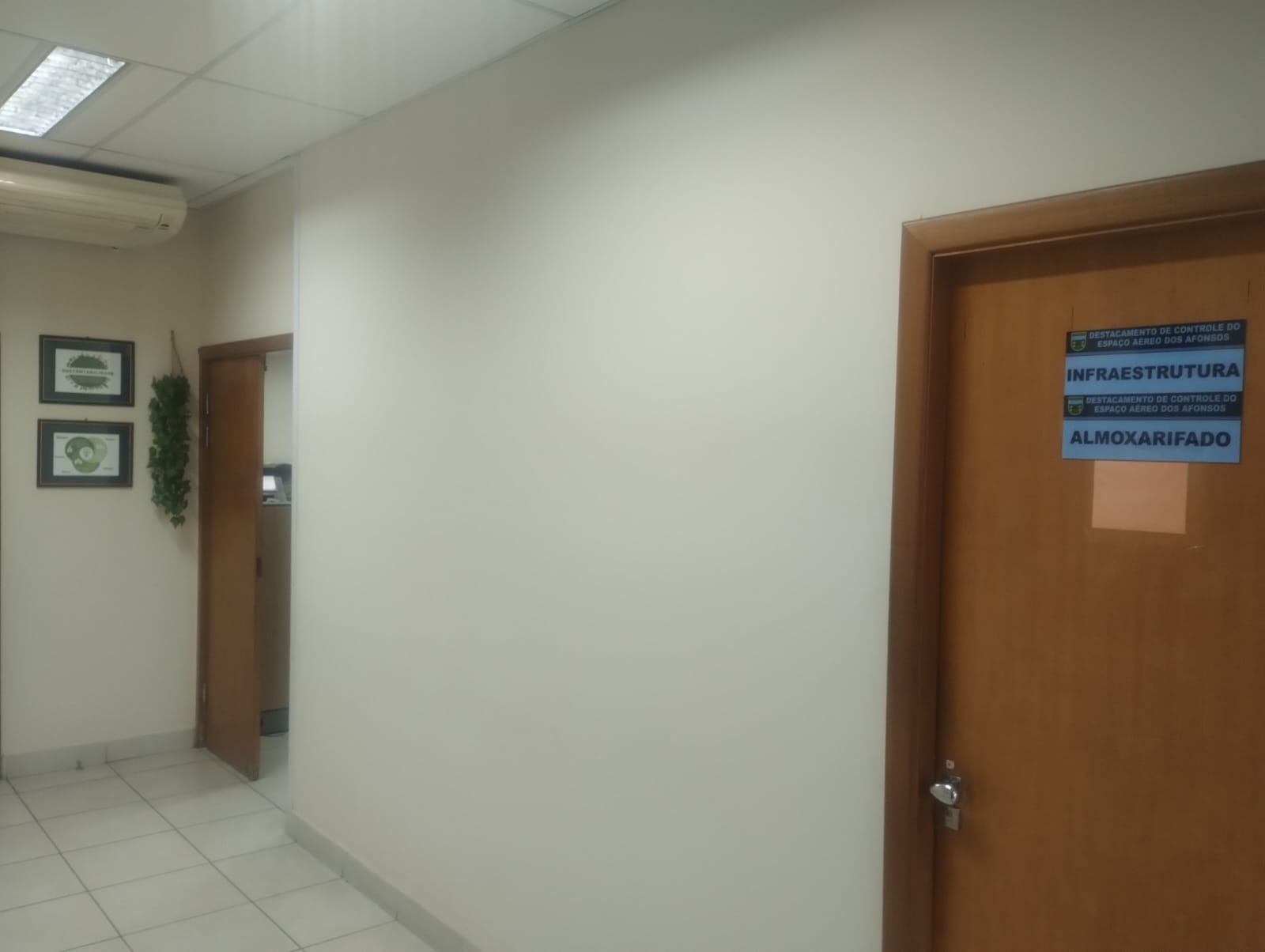 INSTALADOR(A) DE PAINÉIS PUBLICITÁRIOS
