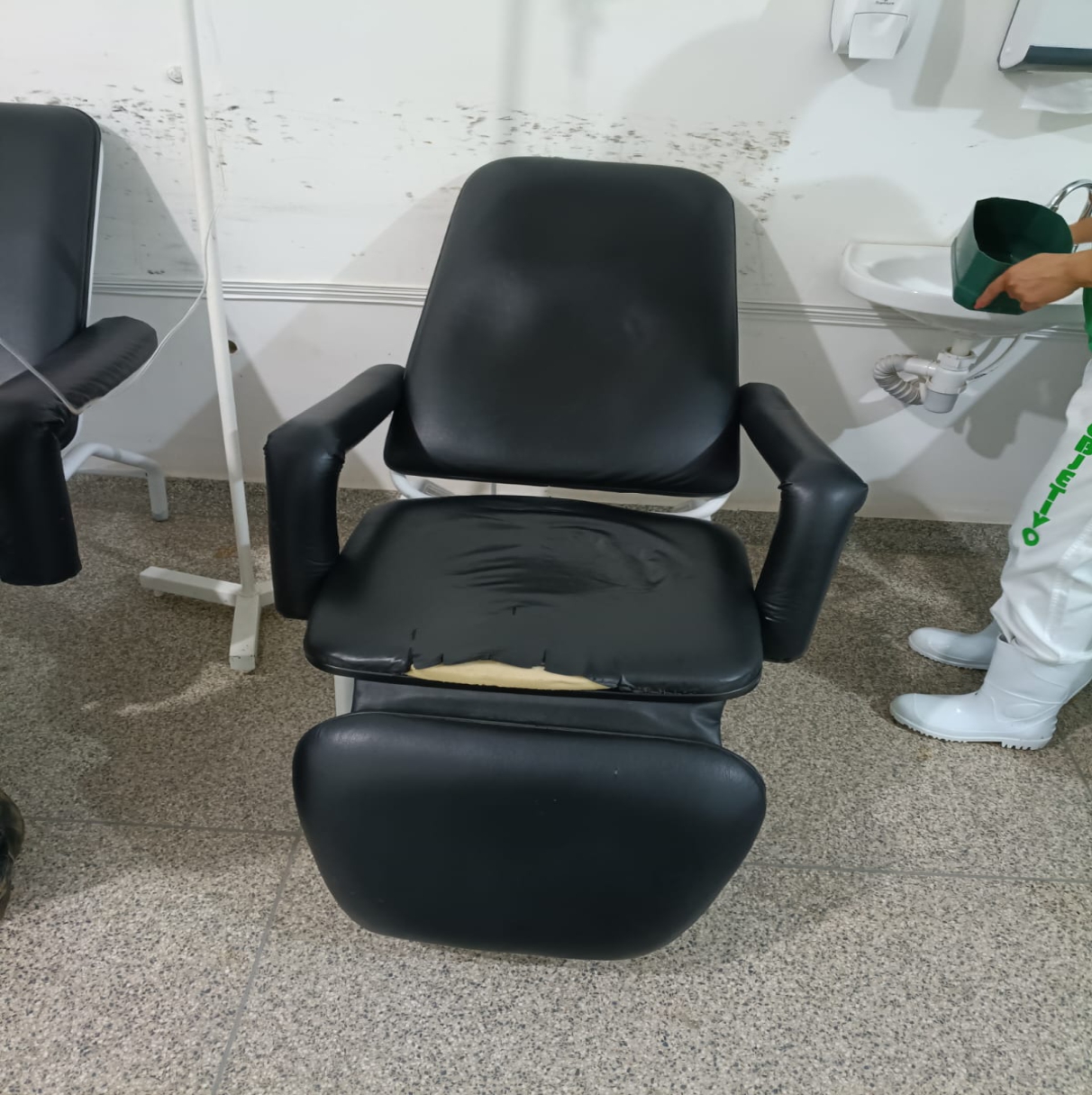 REPARADOR(A) DE MÓVEIS