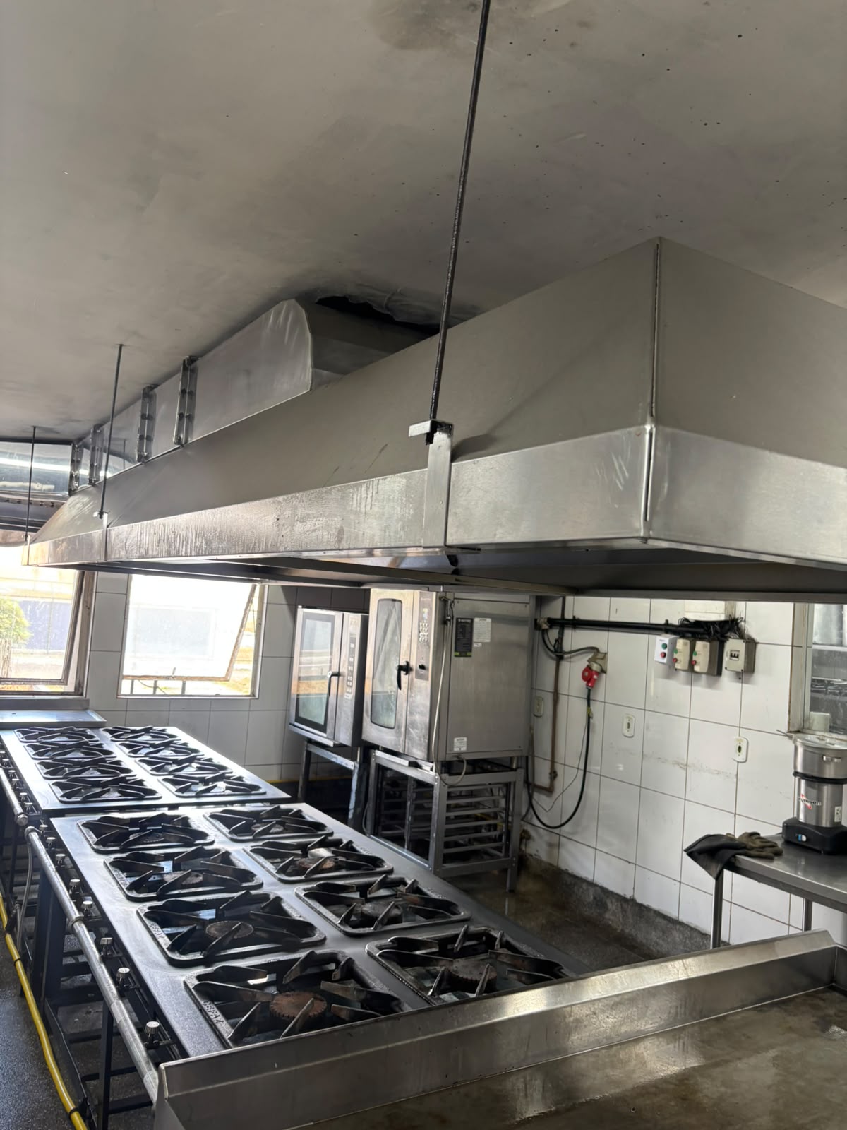 REPARADOR(A) DE MÁQUINAS E APARELHOS DE REFRIGERAÇÃO E VENTILAÇÃO PARA USO INDUSTRIAL E COMERCIAL