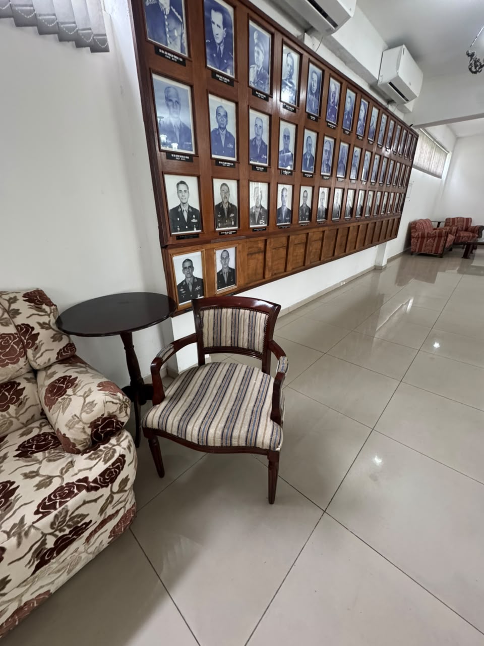 LAVADOR(A) DE ESTOFADO E SOFÁ INDEPENDENTE