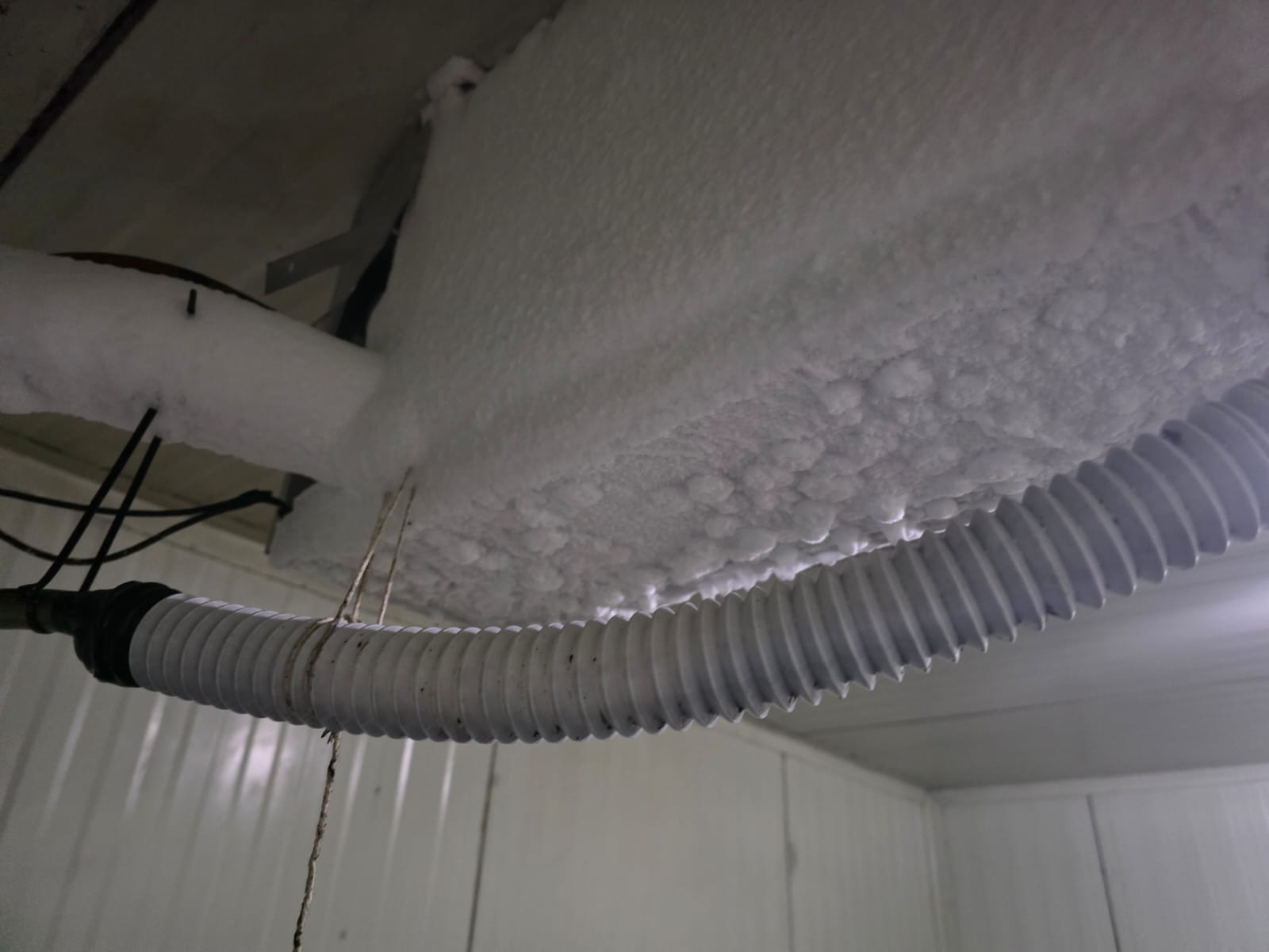 REPARADOR(A) DE MÁQUINAS E APARELHOS DE REFRIGERAÇÃO E VENTILAÇÃO PARA USO INDUSTRIAL E COMERCIAL